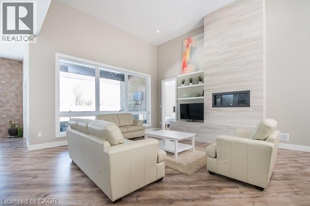 Photo 7 of 613 Sweetbay Crescent, Sarnia ON