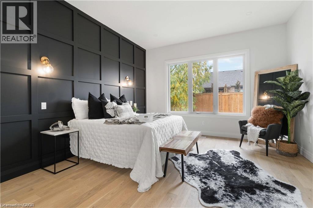 Photo 10 of 613 Sweetbay Crescent, Sarnia ON