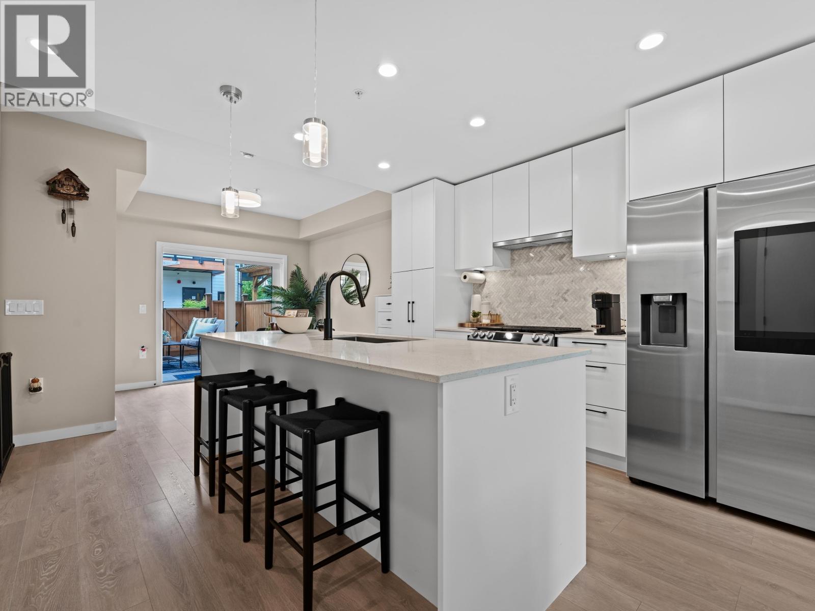 Photo 11 of 161 565 E 2nd Street, North Vancouver BC