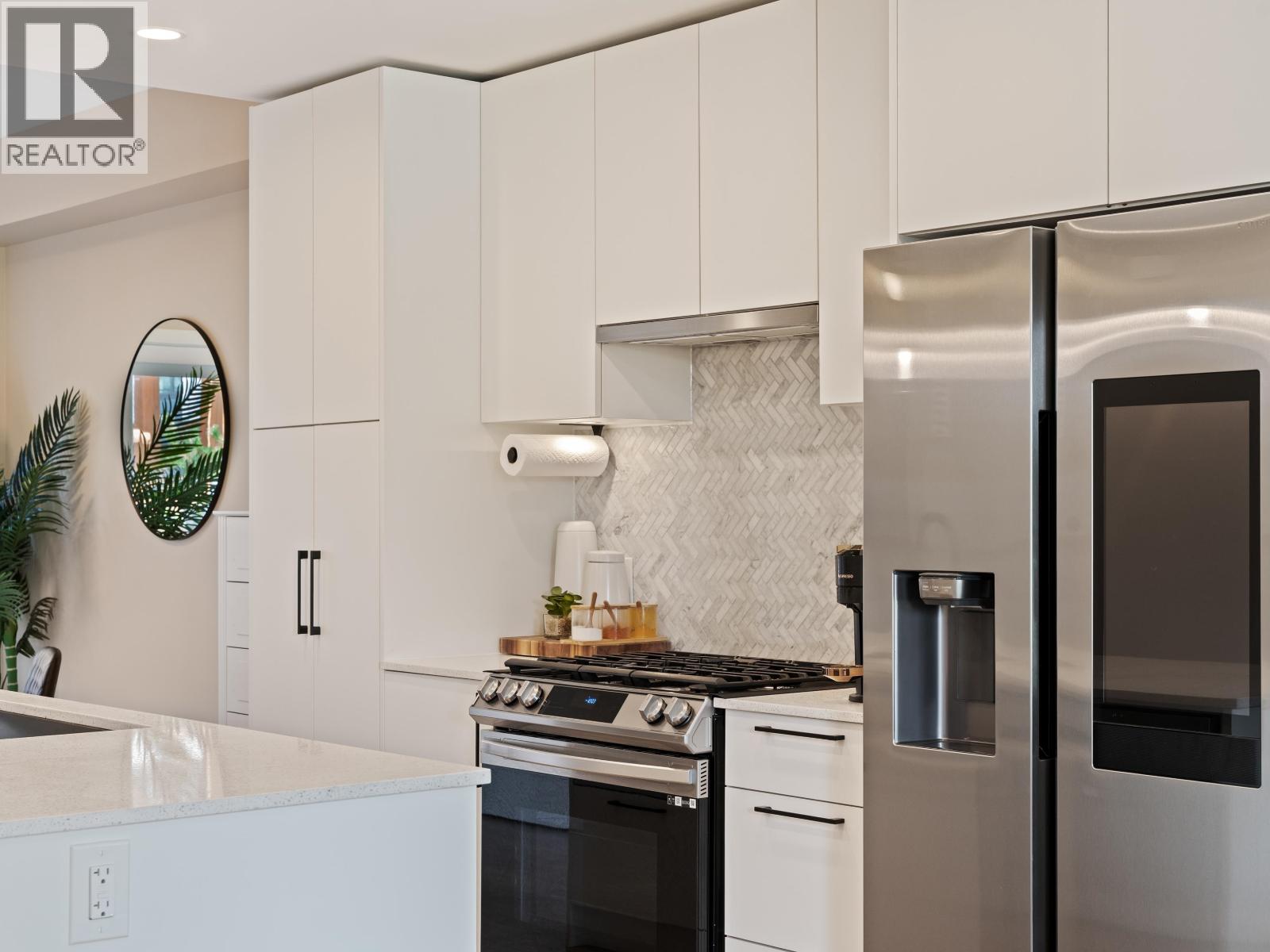 Photo 14 of 161 565 E 2nd Street, North Vancouver BC