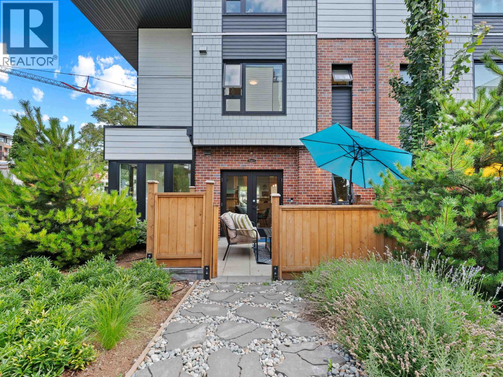 Photo 2 of 161 565 E 2nd Street, North Vancouver BC