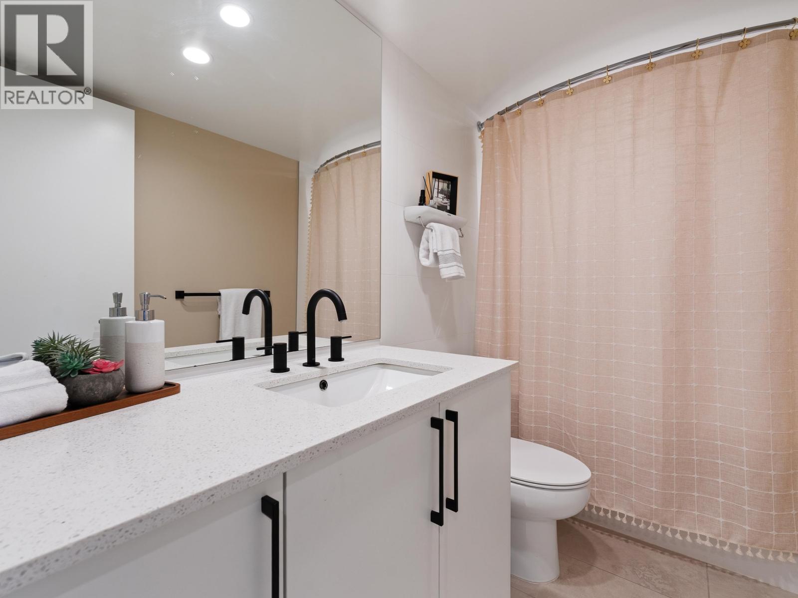 Photo 25 of 161 565 E 2nd Street, North Vancouver BC