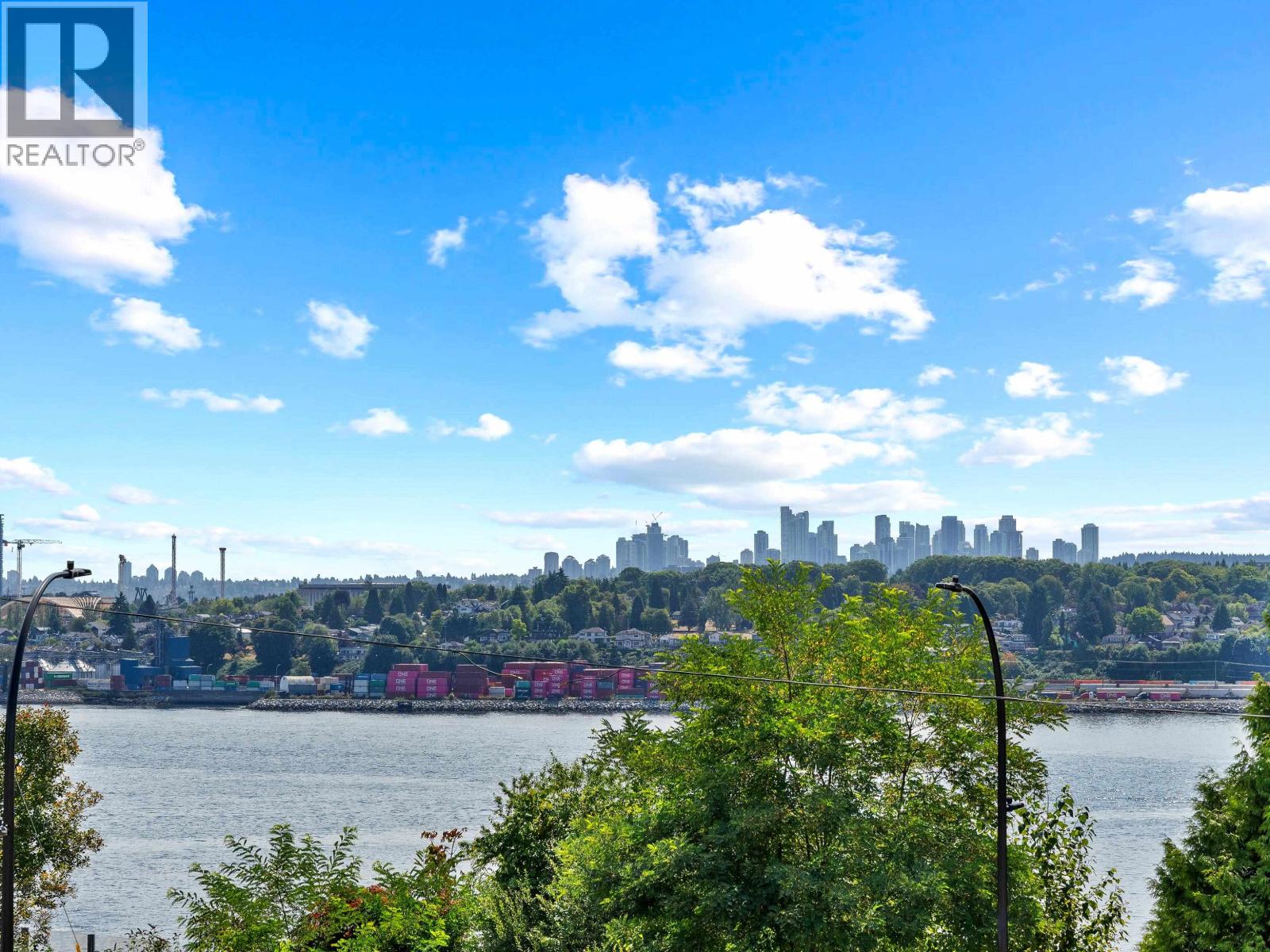 Photo 12 of 161 565 E 2nd Street, North Vancouver BC