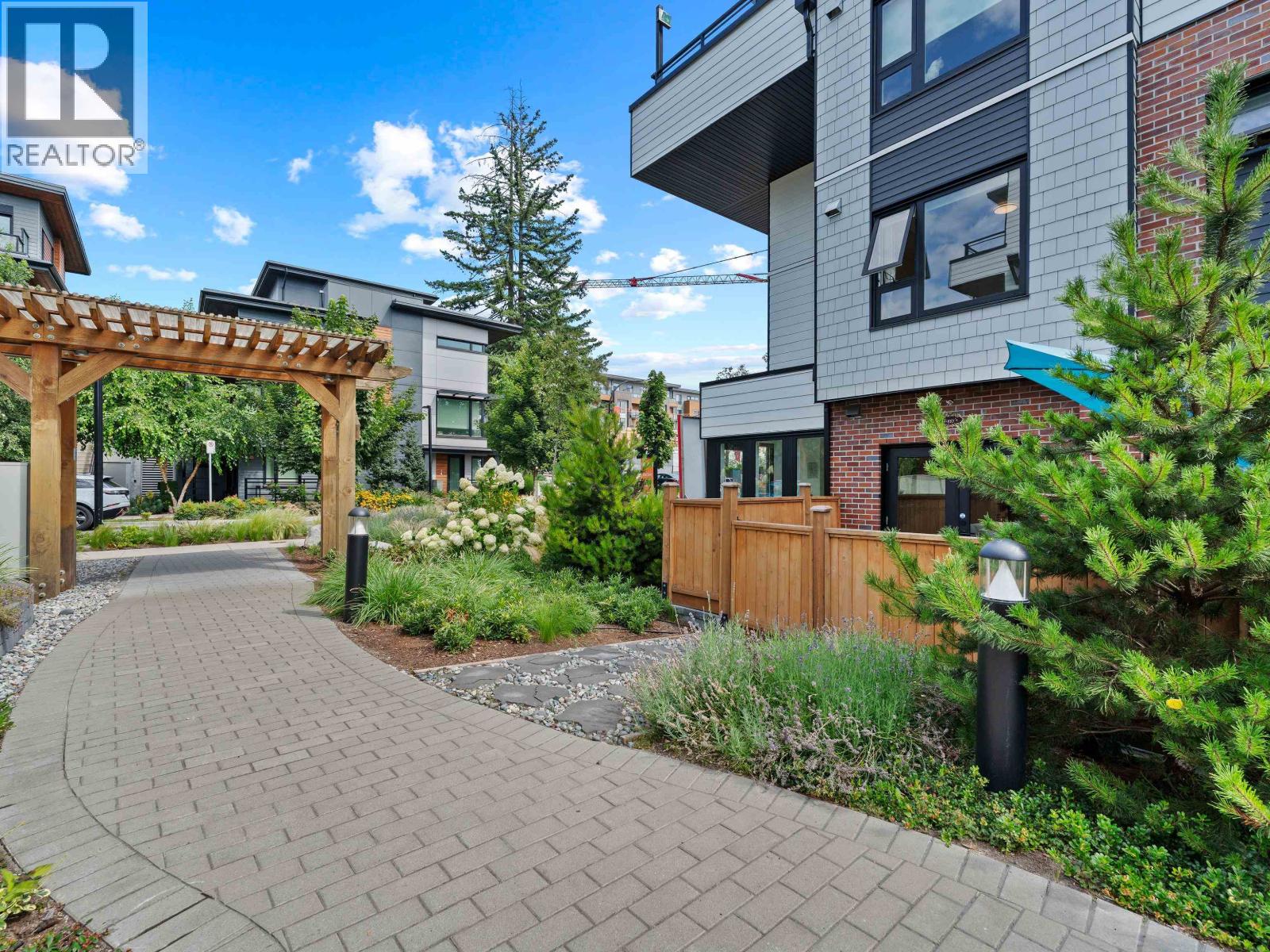 Photo 15 of 161 565 E 2nd Street, North Vancouver BC