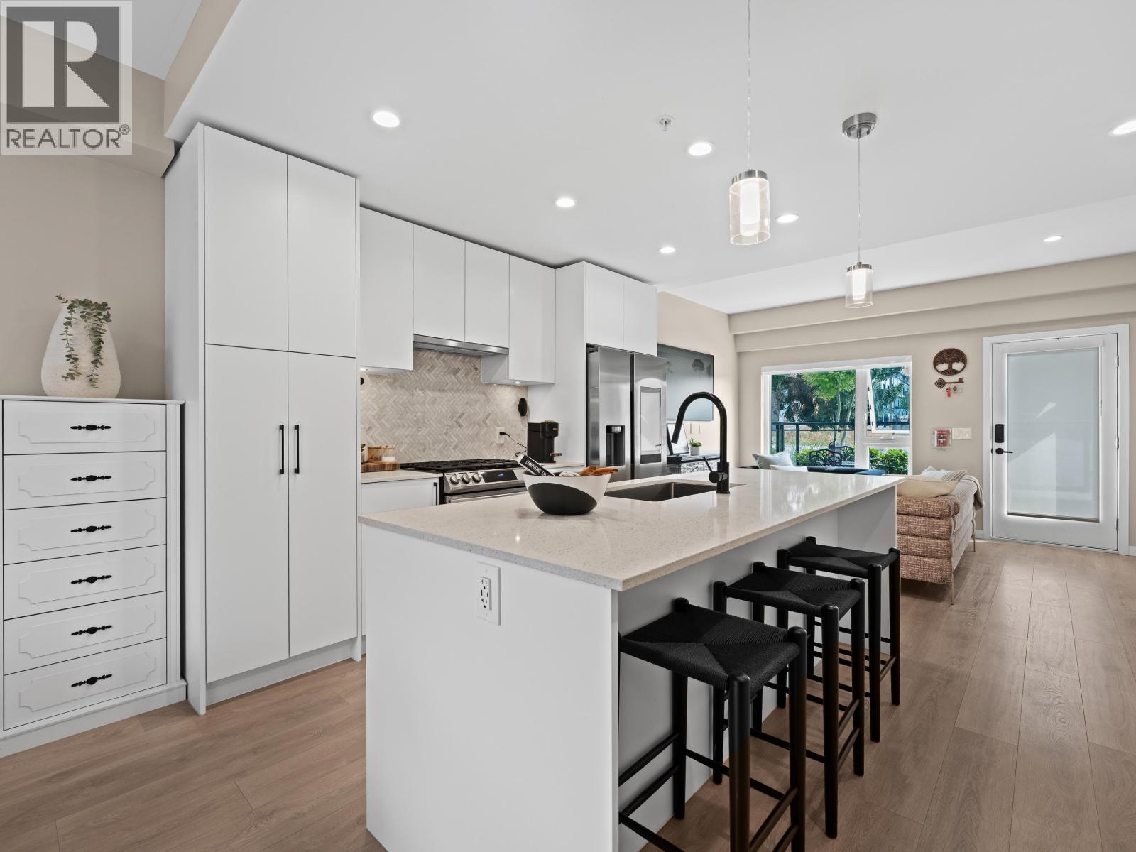 Photo 10 of 161 565 E 2nd Street, North Vancouver BC