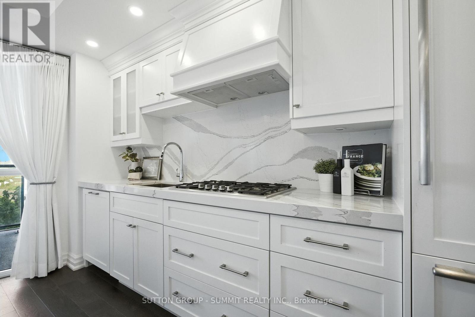 Photo 15 of 404 2060 Lakeshore Road, Burlington ON