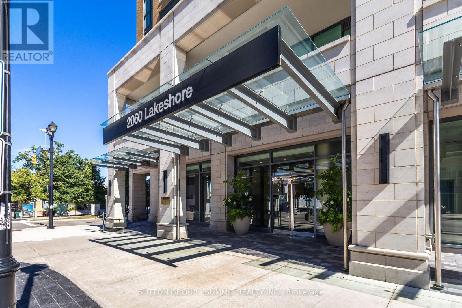 Photo 33 of 404 2060 Lakeshore Road, Burlington ON