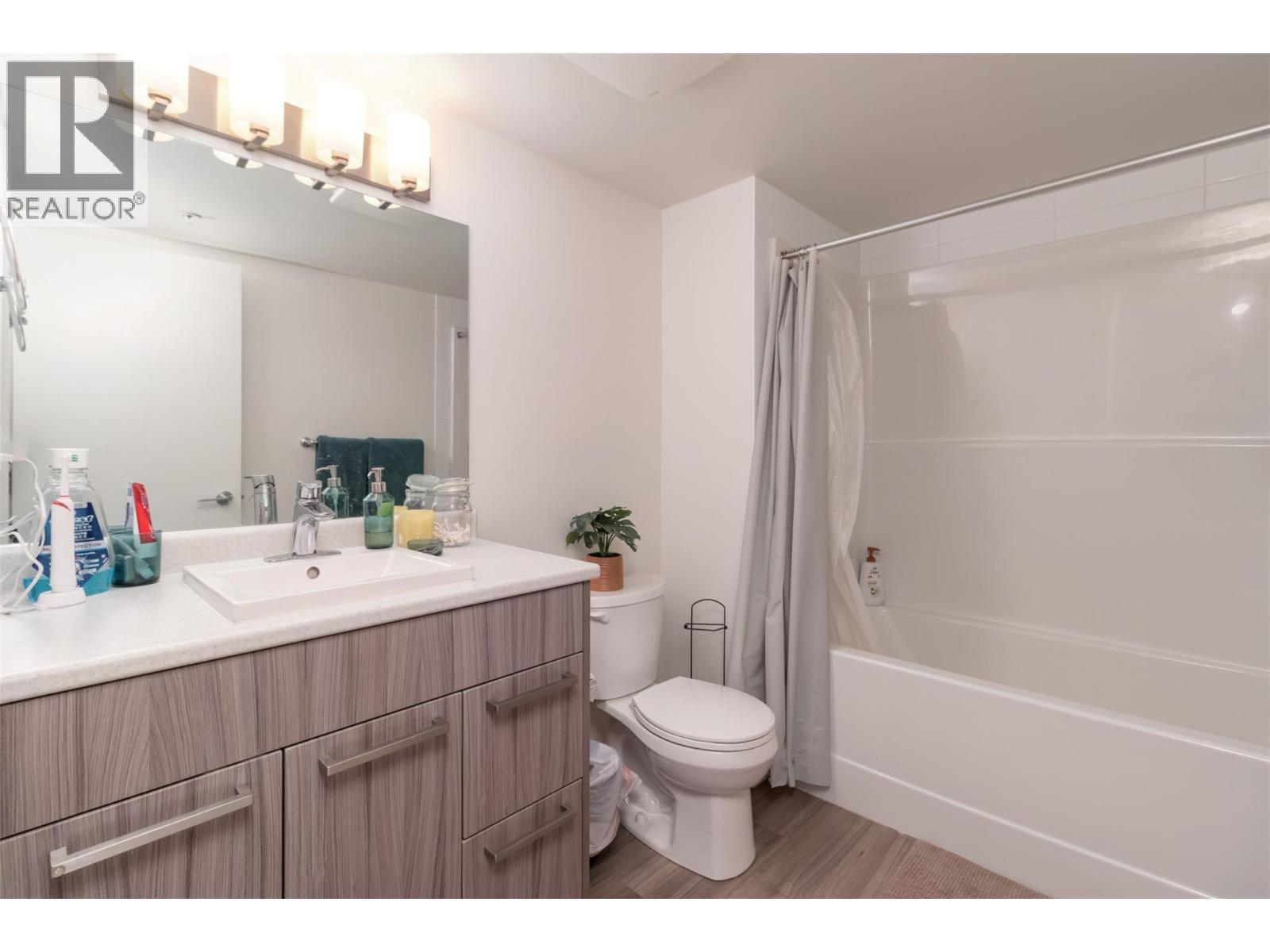 210 881 Academy Way, Kelowna