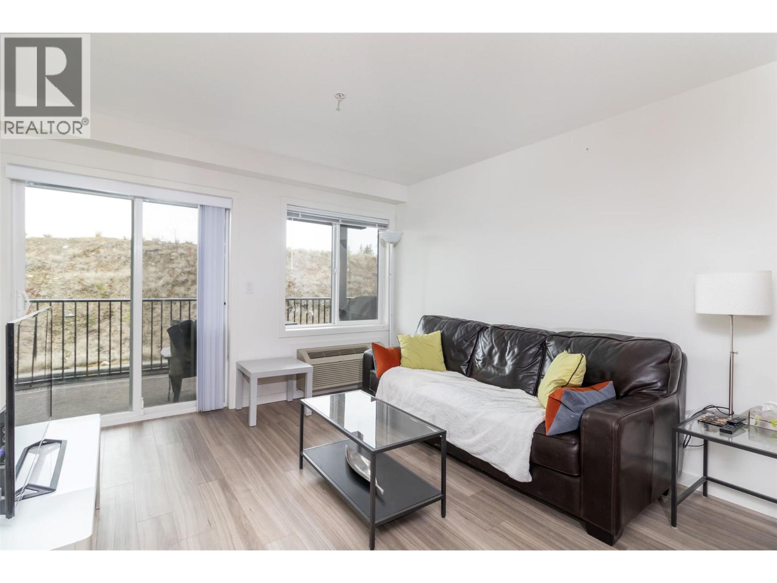 210 881 Academy Way, Kelowna