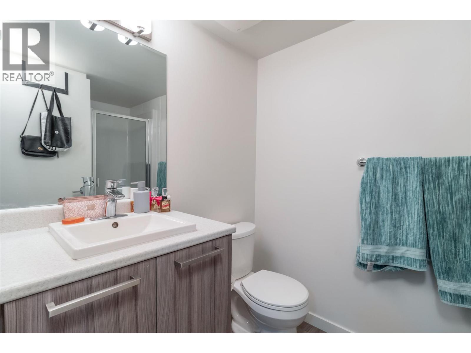 210 881 Academy Way, Kelowna