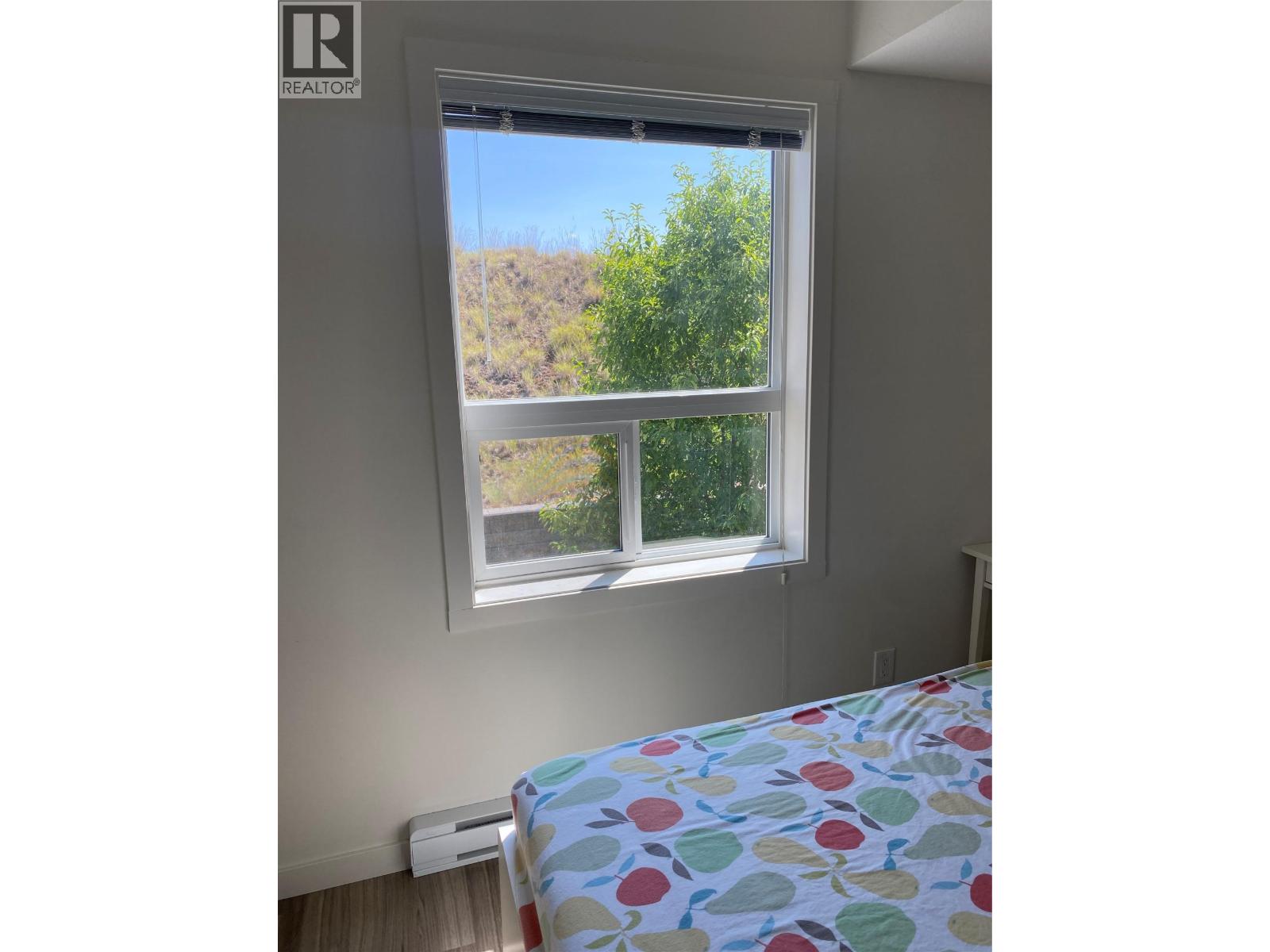 210 881 Academy Way, Kelowna