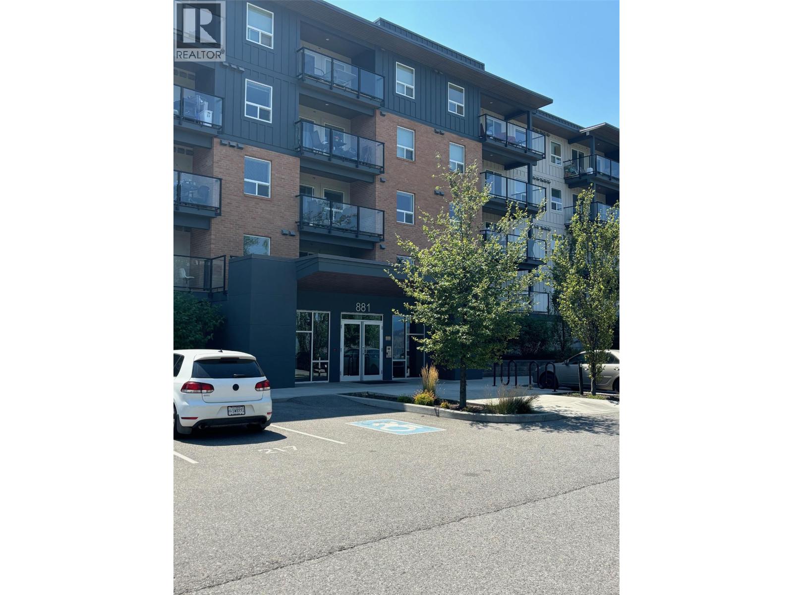 210 881 Academy Way, Kelowna