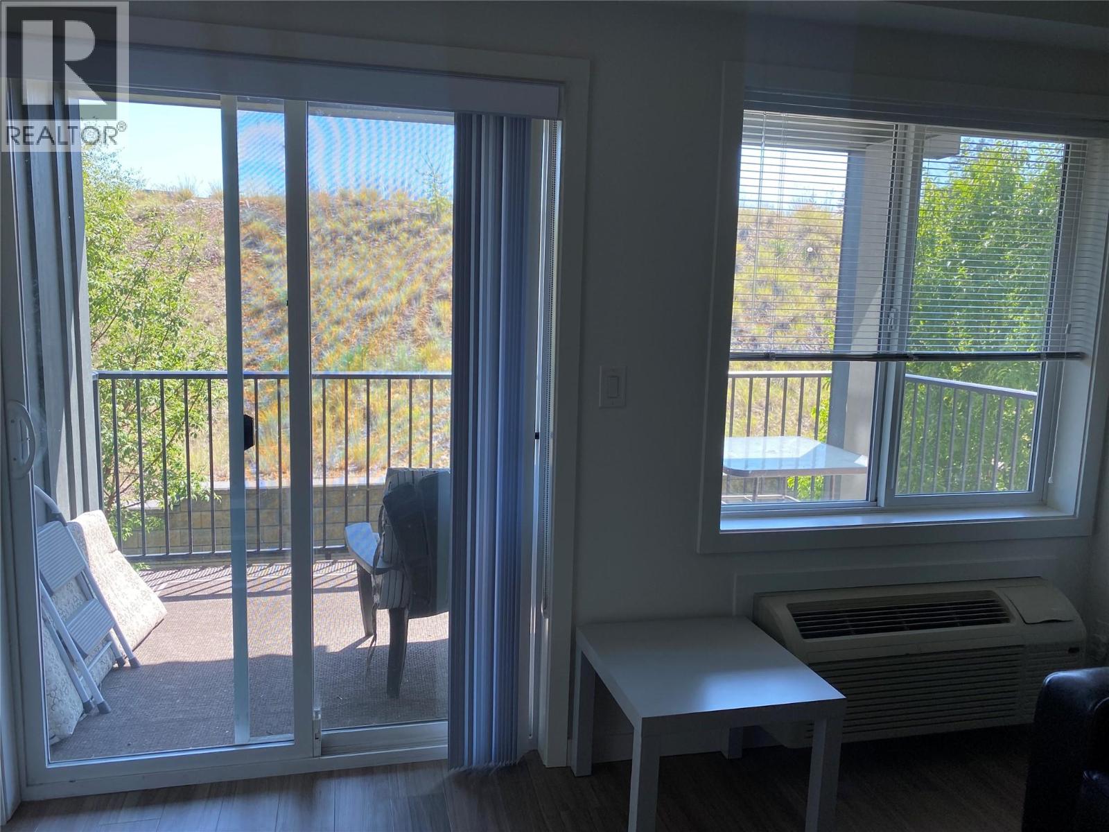 210 881 Academy Way, Kelowna