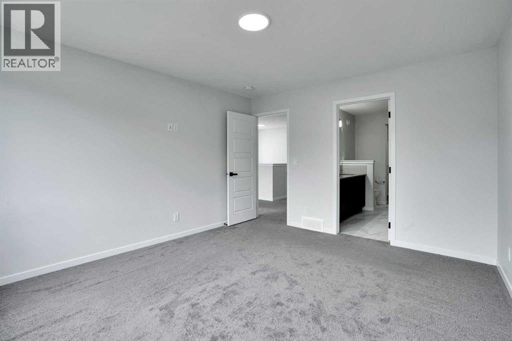 Photo 40 of 8 Corner Glen Row Ne, Calgary AB