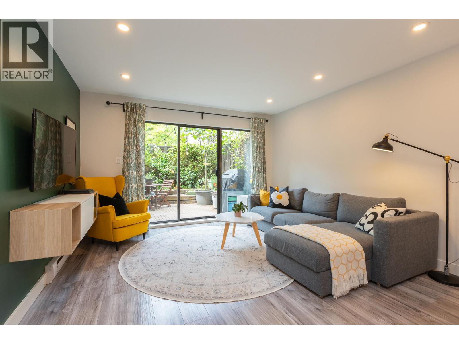 Photo 7 of 7 340 Ginger Drive, New Westminster BC