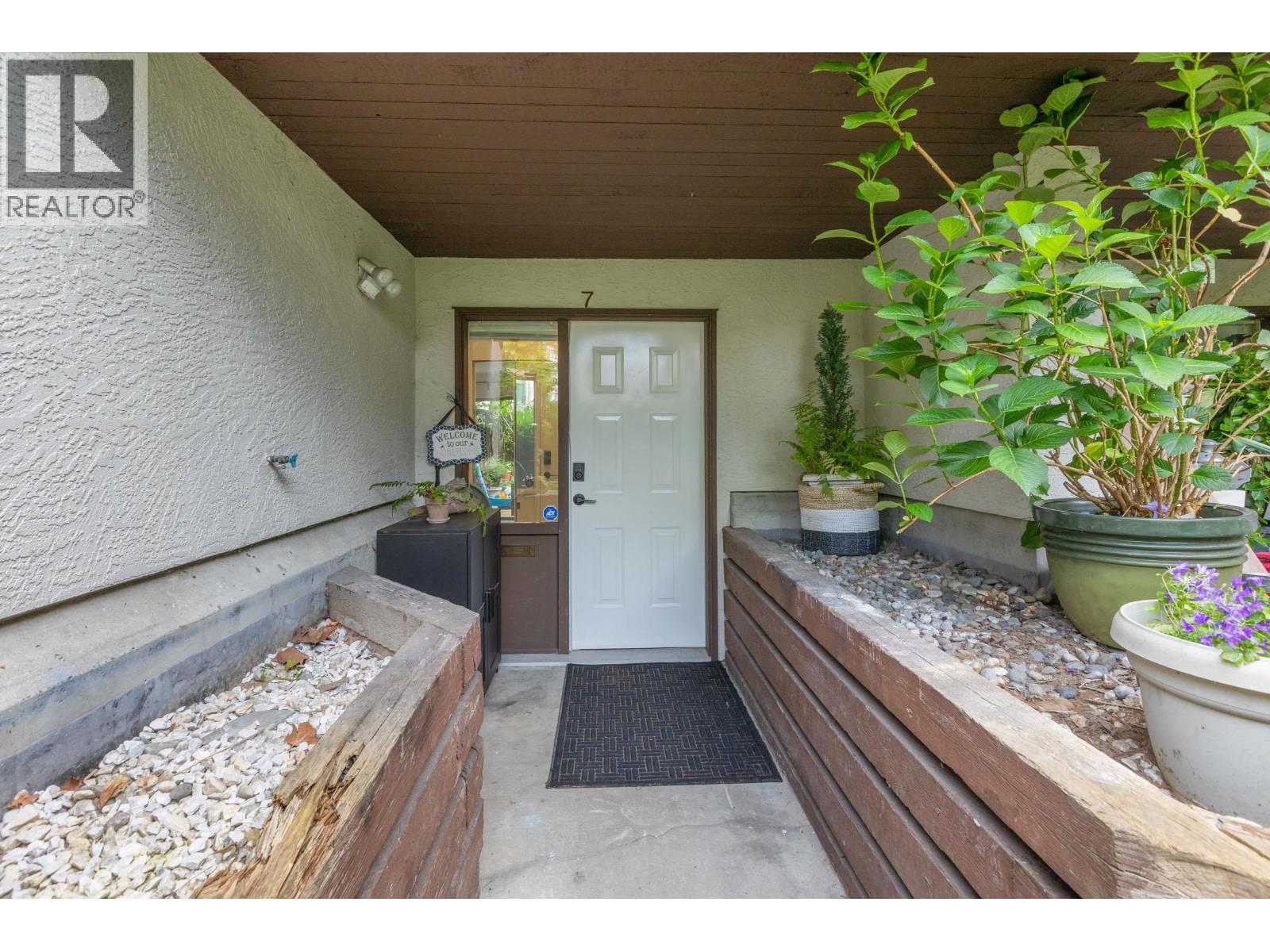 Photo 6 of 7 340 Ginger Drive, New Westminster BC