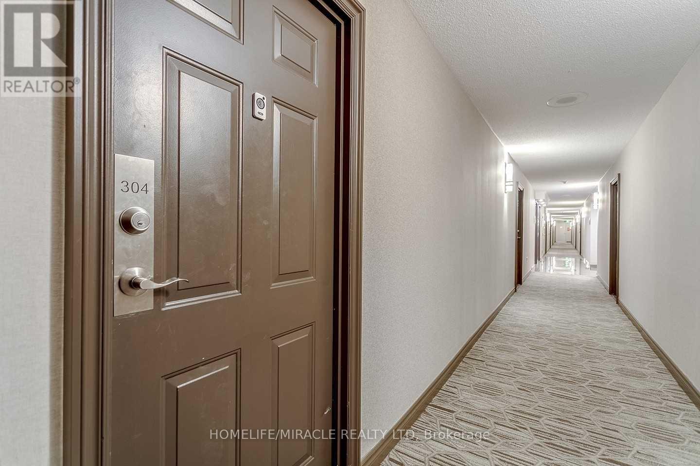 Photo 6 of 304 1270 Maple Crossing Boulevard, Burlington ON