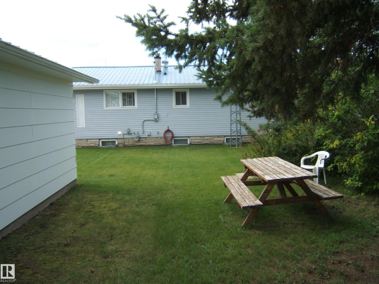 Photo 22 of 4807 46 St, Two Hills AB