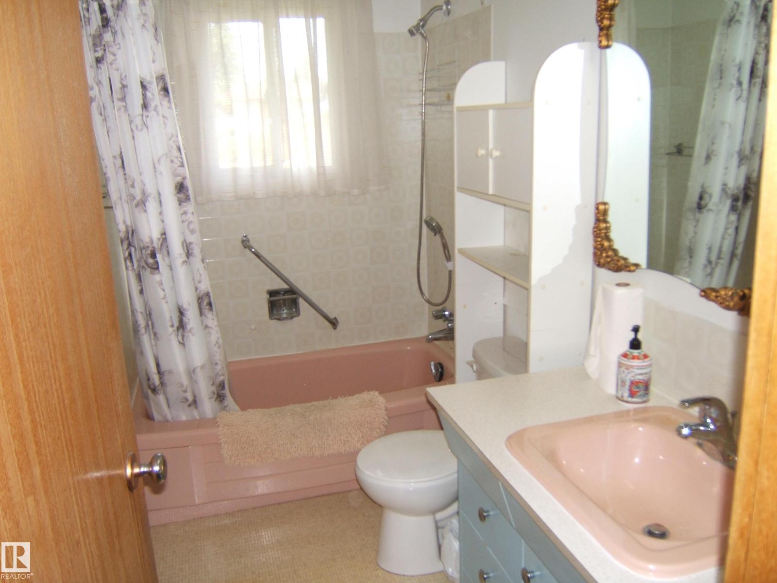 Photo 36 of 4807 46 St, Two Hills AB