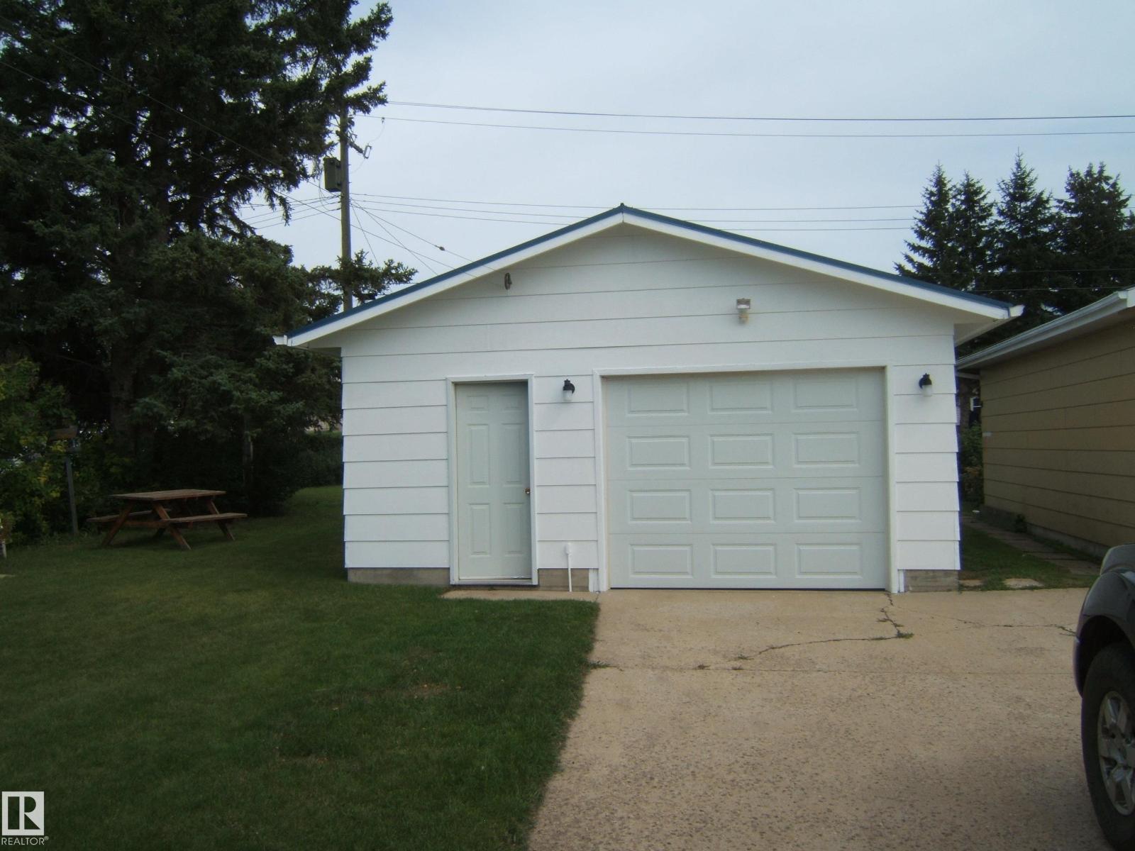 Photo 19 of 4807 46 St, Two Hills AB