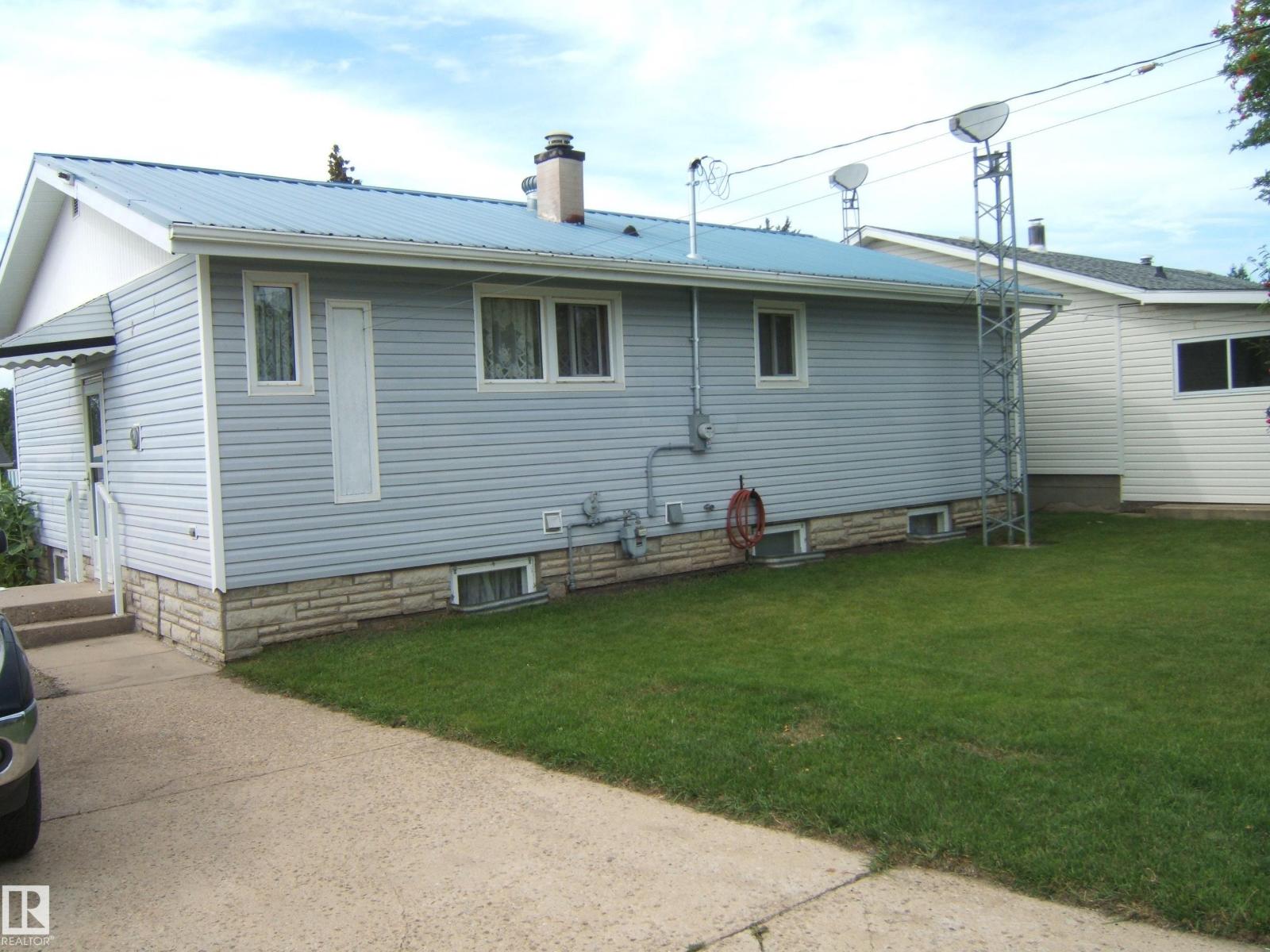 Photo 35 of 4807 46 St, Two Hills AB