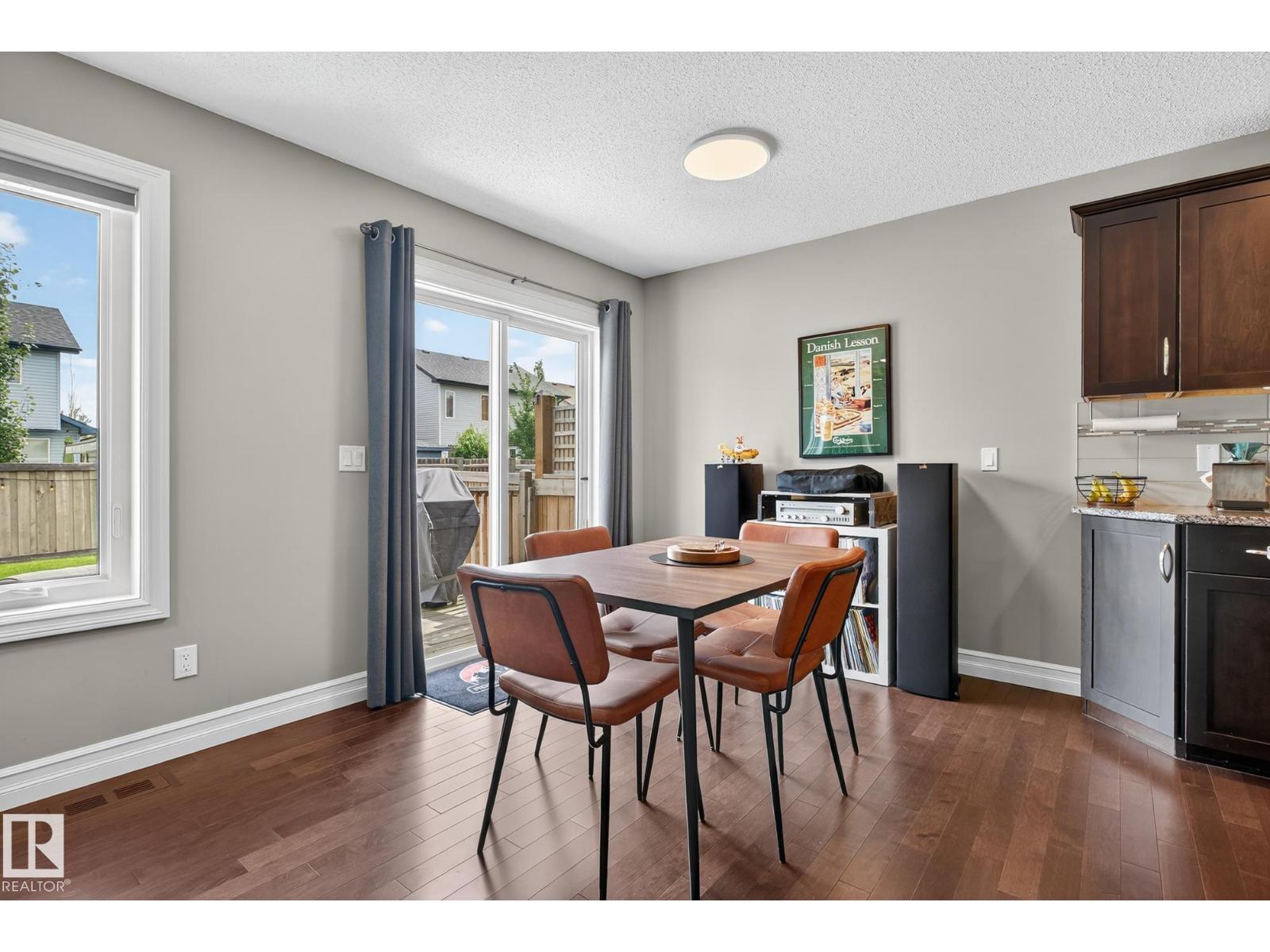Photo 11 of 16833 120 St Nw, Edmonton AB