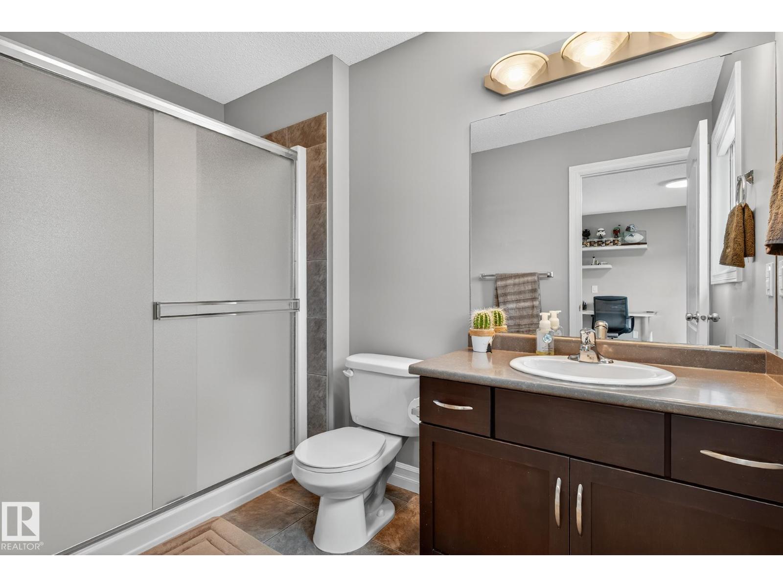 Photo 8 of 16833 120 St Nw, Edmonton AB