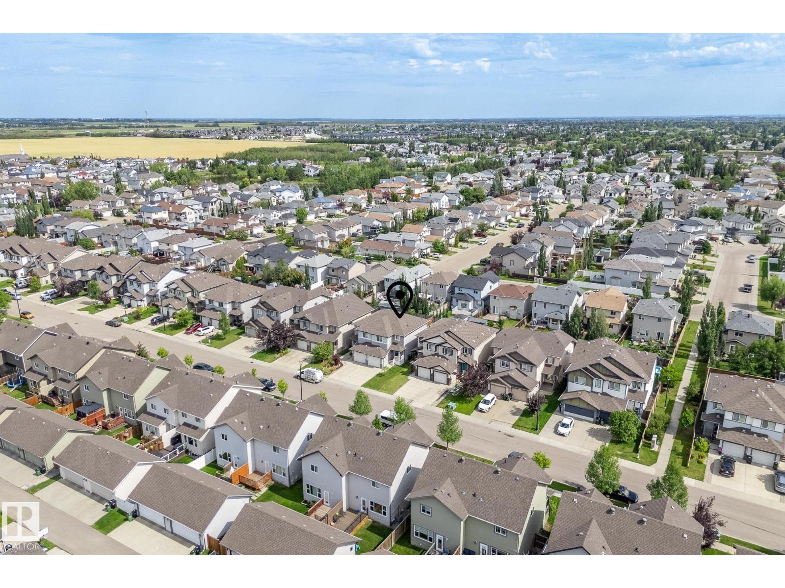Photo 2 of 16833 120 St Nw, Edmonton AB