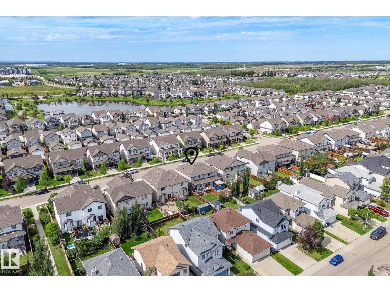 Photo 19 of 16833 120 St Nw, Edmonton AB