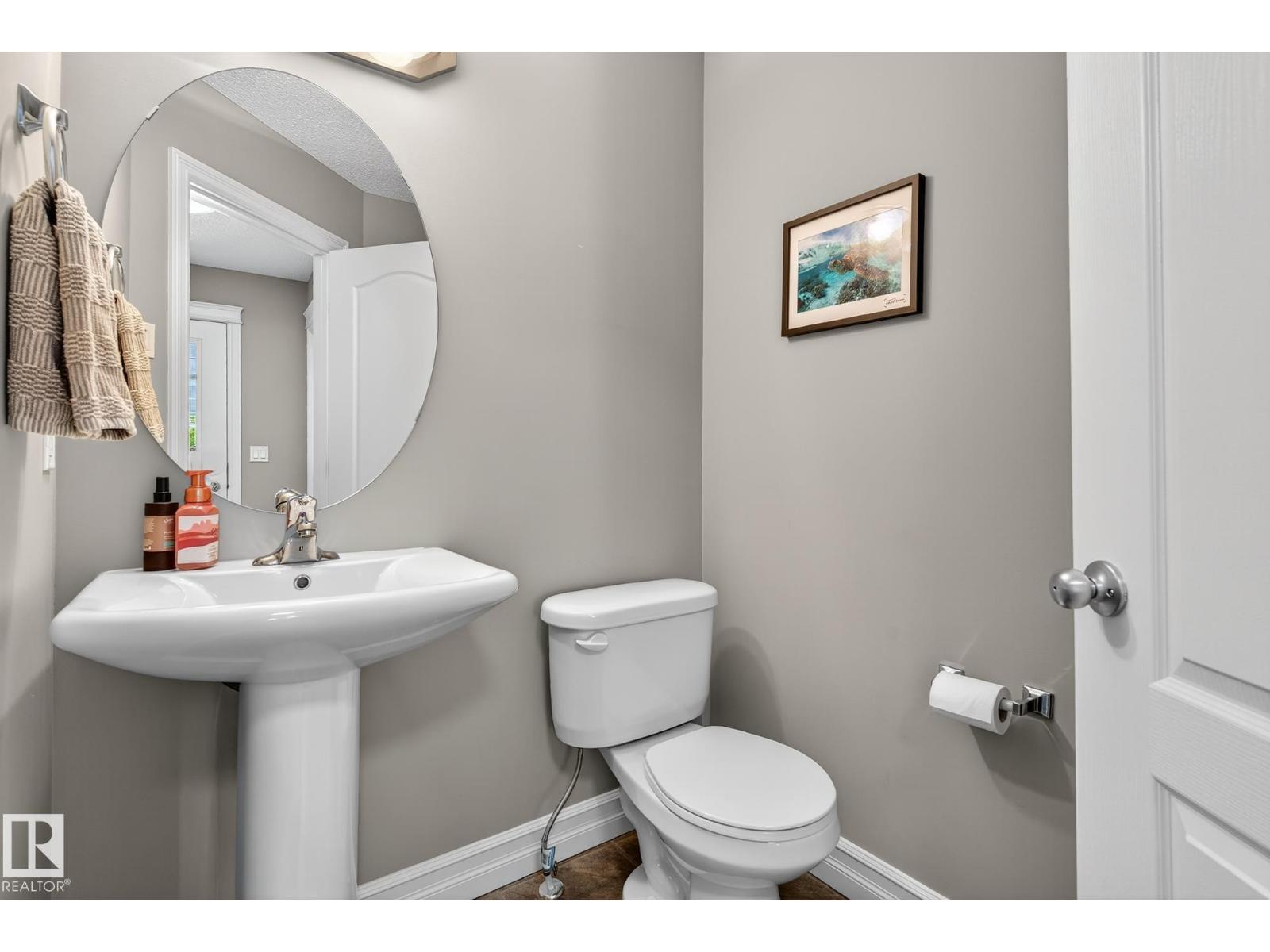 Photo 21 of 16833 120 St Nw, Edmonton AB