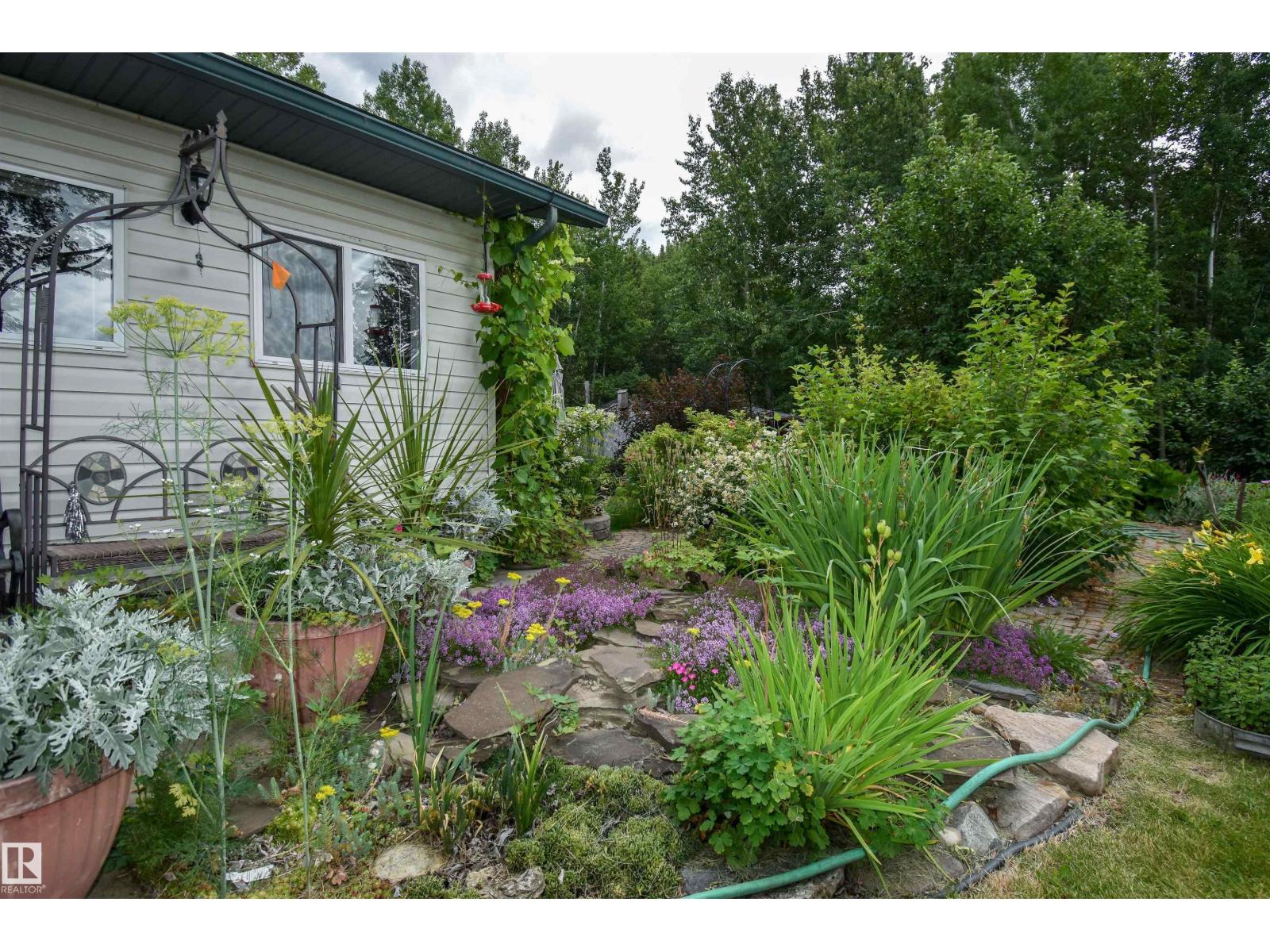 Photo 14 of 1 54429 Ste Anne Trail, Rural Lac Ste Anne County AB
