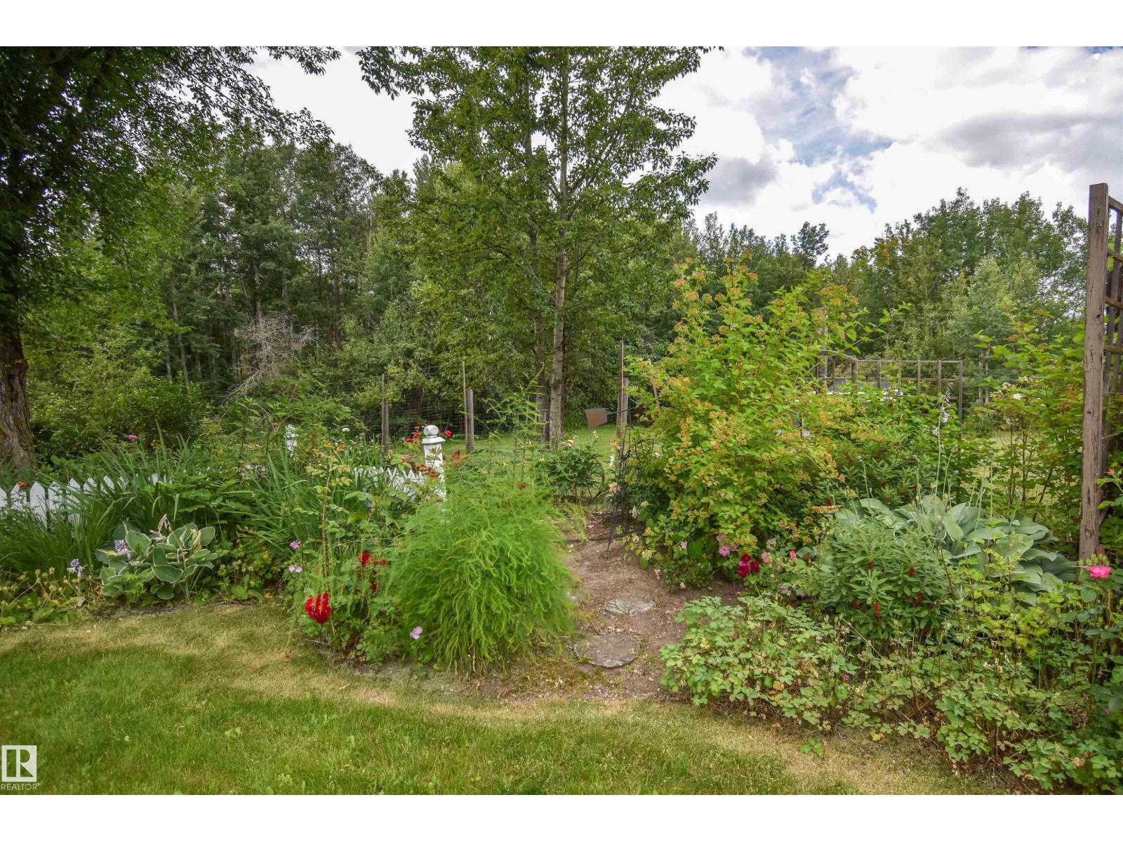 Photo 9 of 1 54429 Ste Anne Trail, Rural Lac Ste Anne County AB