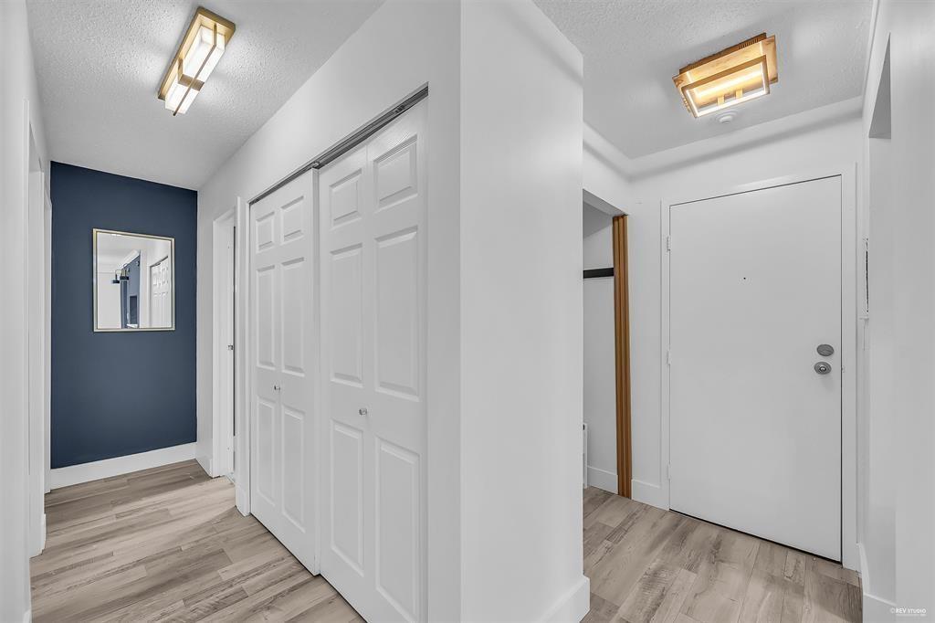 Photo 7 of 102 1555 Fir Street, White Rock BC