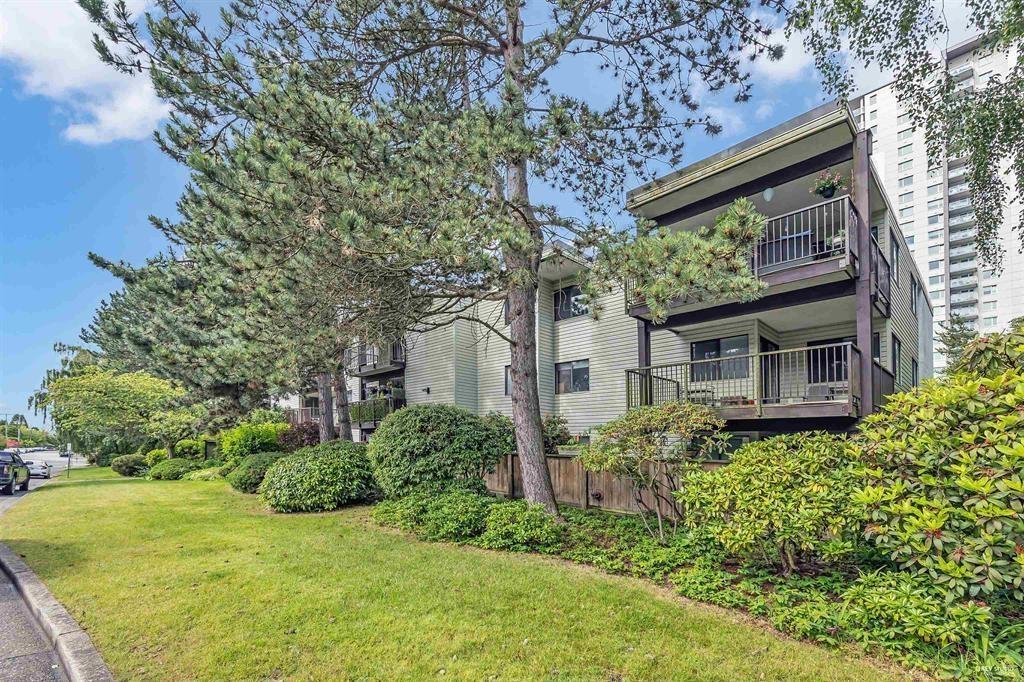 Photo 25 of 102 1555 Fir Street, White Rock BC