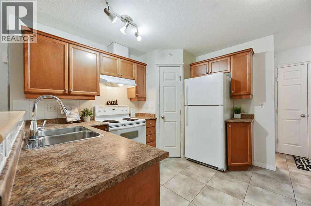 Single Family House Multi-level for Sale in    Street SW Sunalta Calgary 