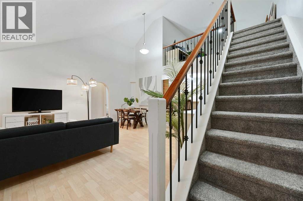Single Family House Multi-level for Sale in    Street SW Sunalta Calgary 