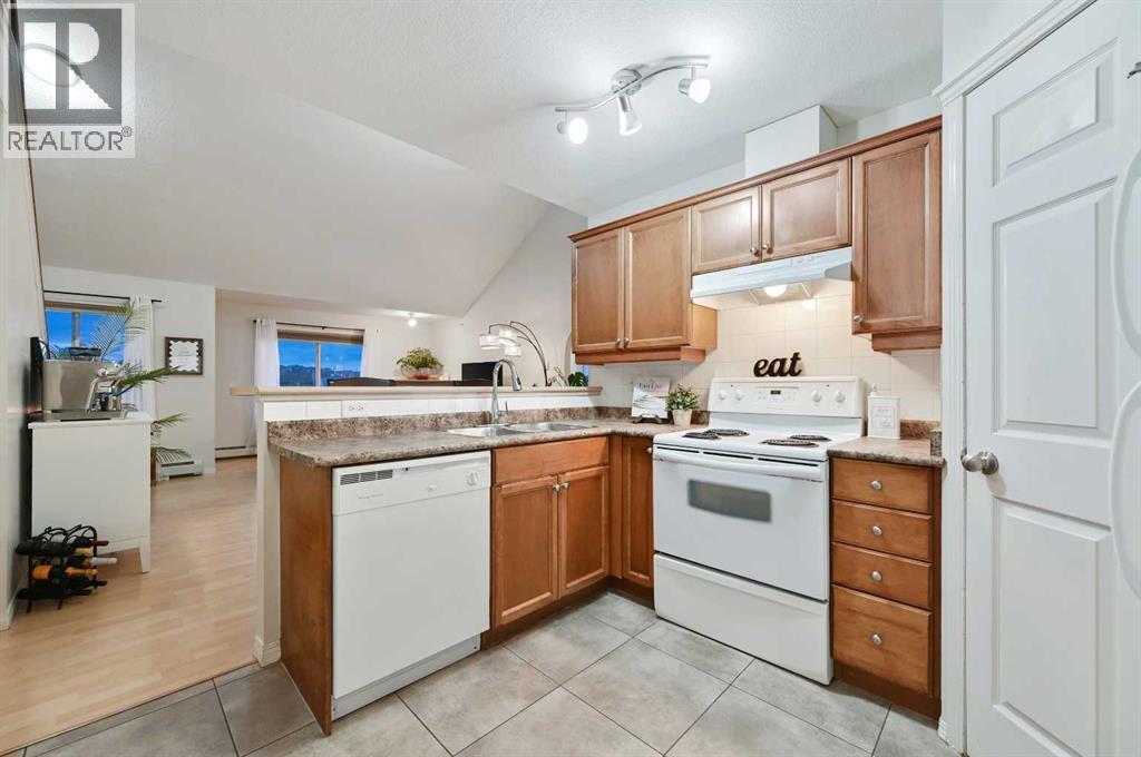 Single Family House Multi-level for Sale in    Street SW Sunalta Calgary 