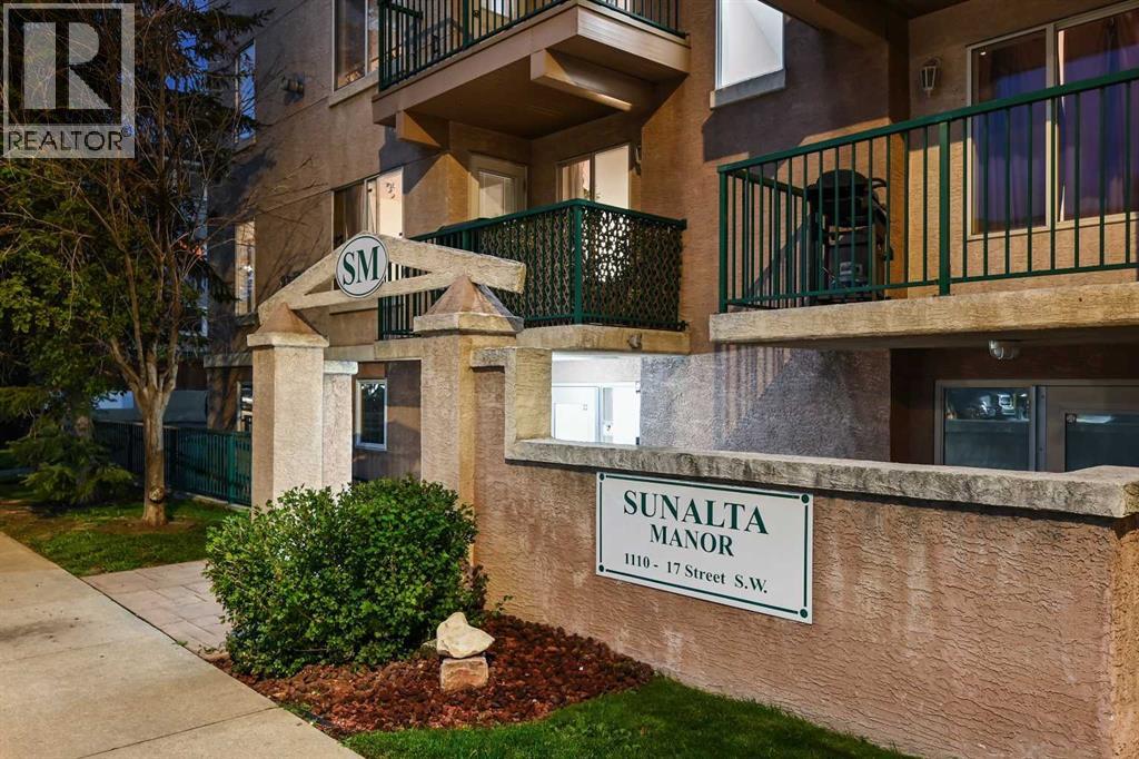 Single Family House Multi-level for Sale in    Street SW Sunalta Calgary 