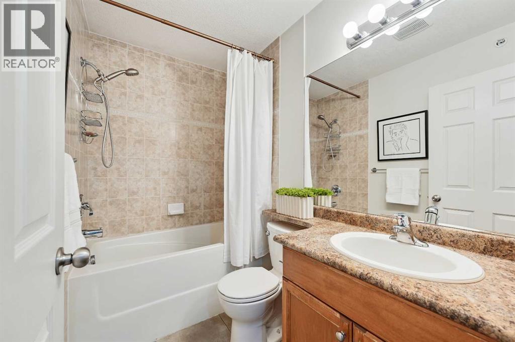 Single Family House Multi-level for Sale in    Street SW Sunalta Calgary 