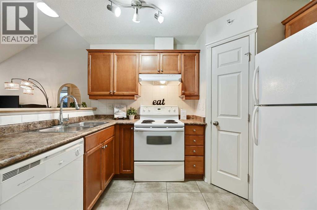 Single Family House Multi-level for Sale in    Street SW Sunalta Calgary 