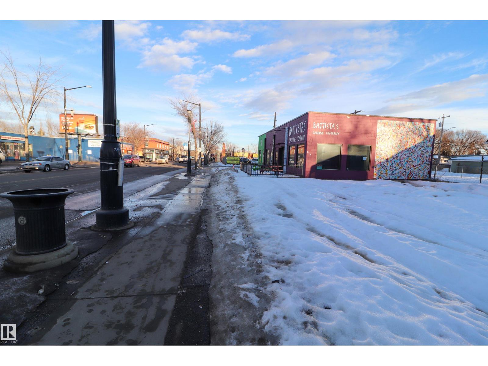 Photo 1 of 11745 84 St Nw, Edmonton AB