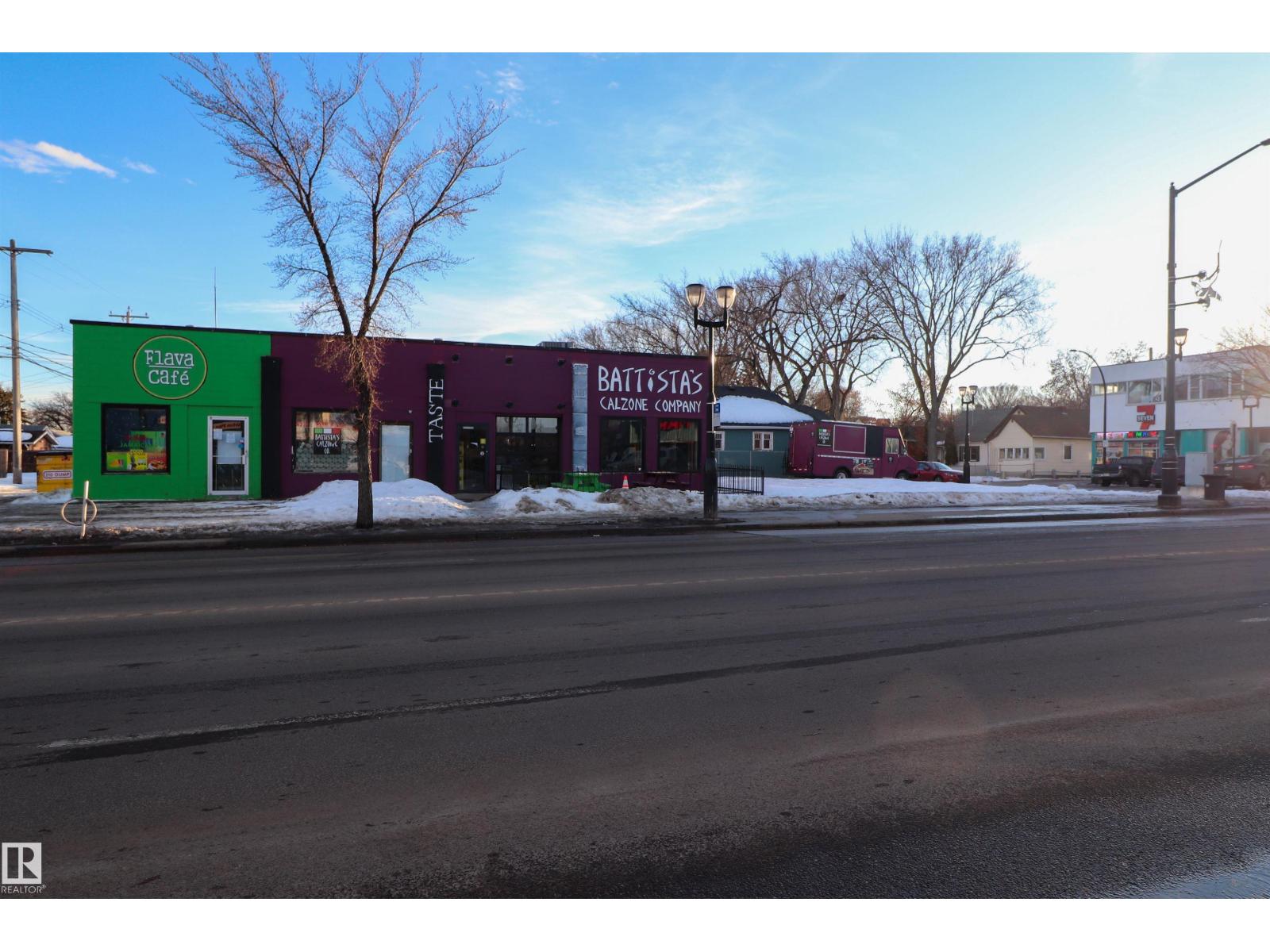Photo 6 of 11745 84 St Nw, Edmonton AB