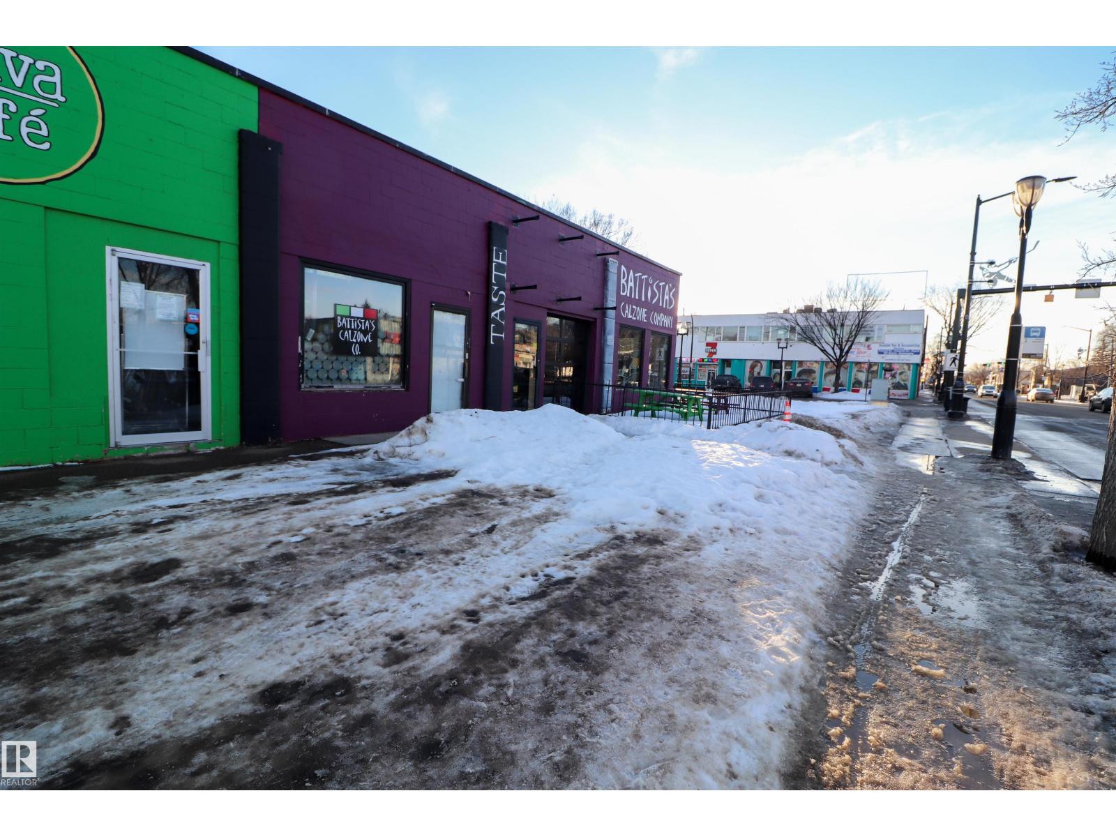 Photo 10 of 11745 84 St Nw, Edmonton AB