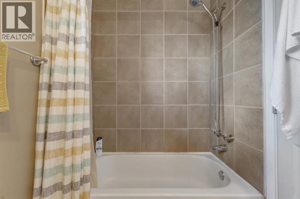 Single Family House for Sale in  Pennsburg Way SE Penbrooke Meadows Calgary 