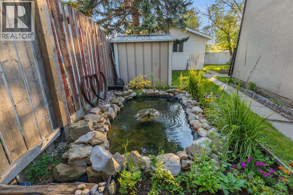 Single Family House for Sale in  Pennsburg Way SE Penbrooke Meadows Calgary 