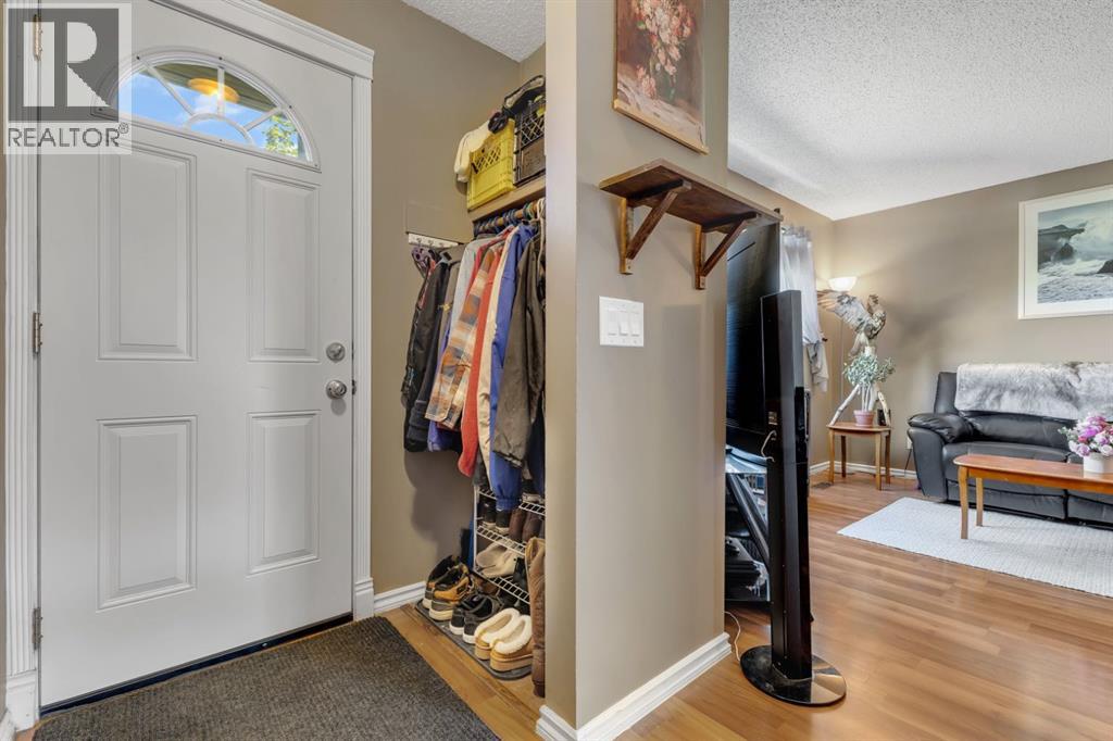 Single Family House for Sale in  Pennsburg Way SE Penbrooke Meadows Calgary 