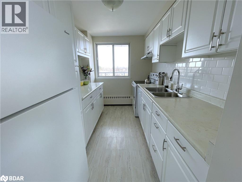 Photo 10 of 414 Blake Street Unit 702, Barrie ON