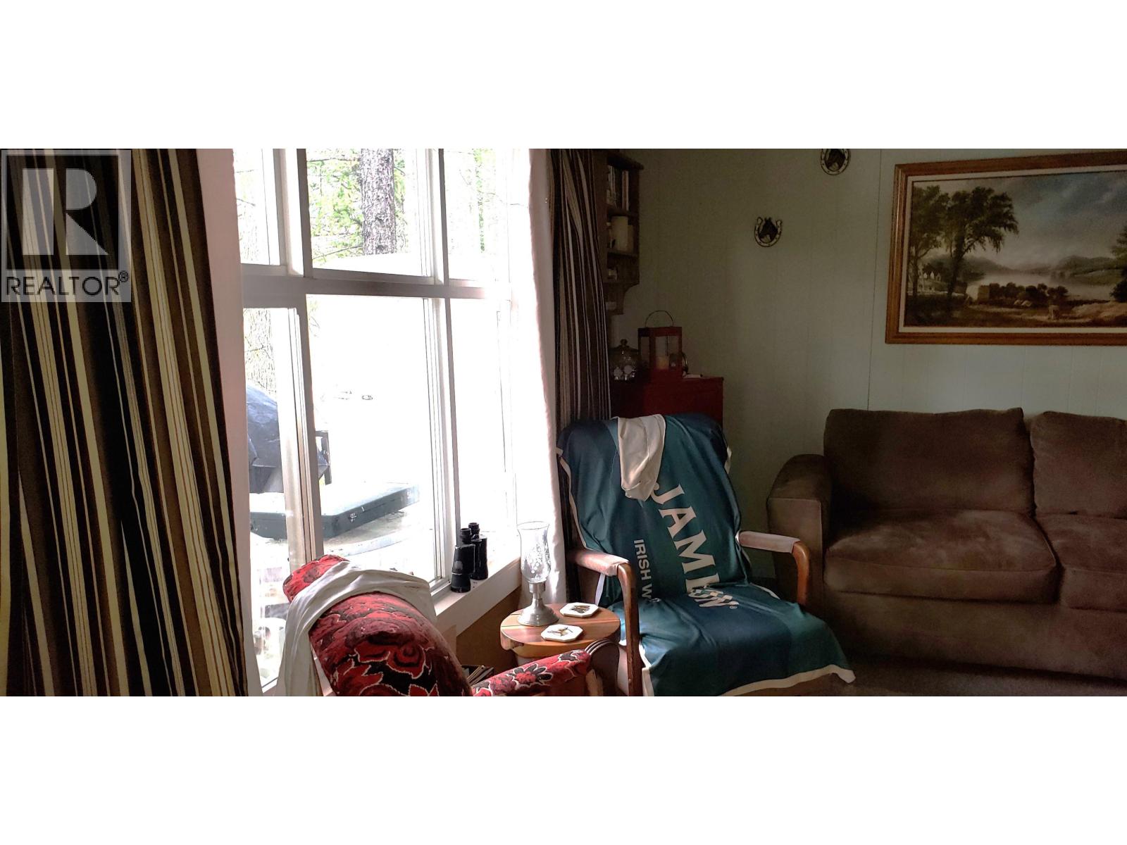 7252 E YOUNG LAKE ROAD, 70 Mile House