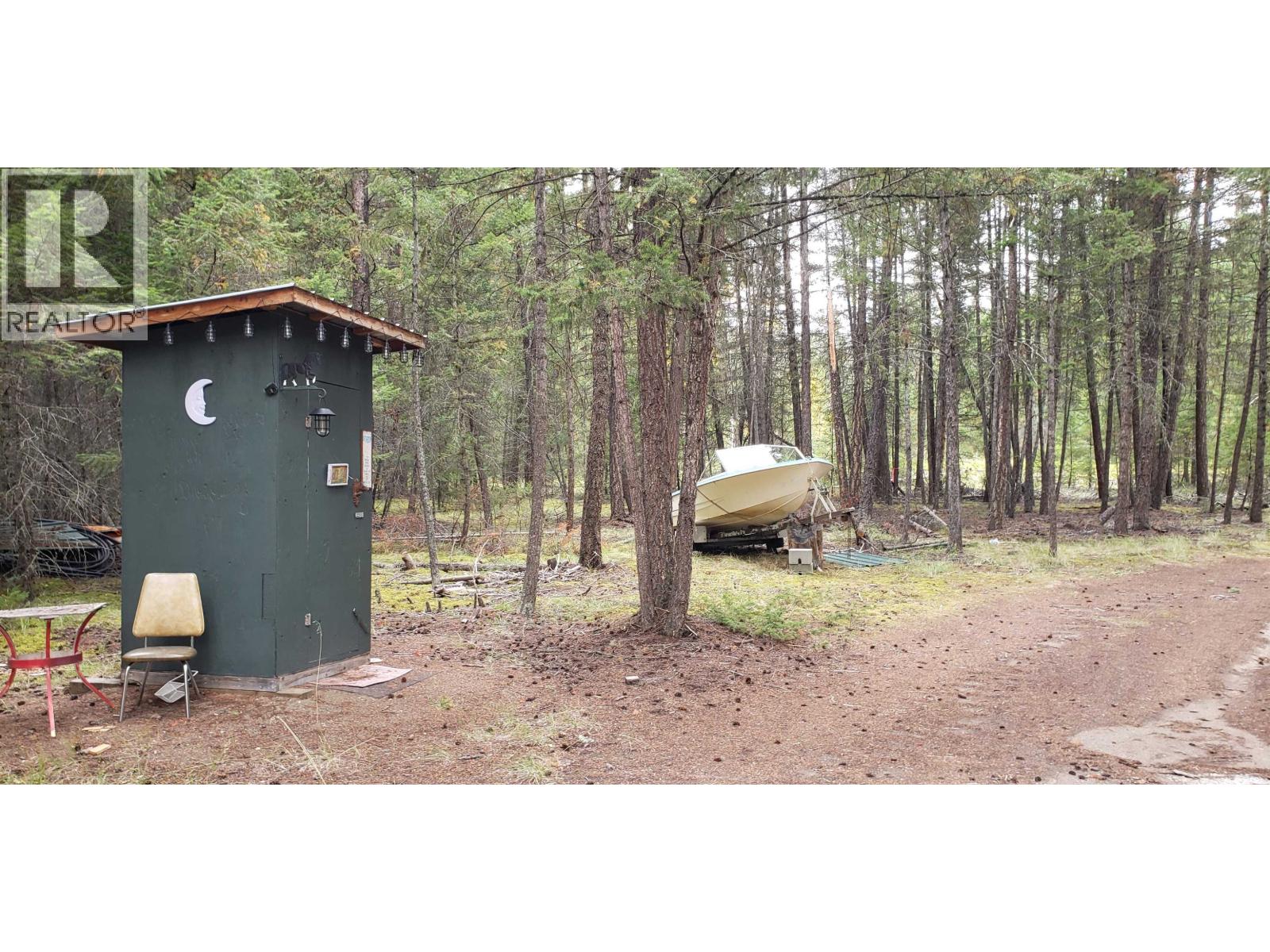 7252 E YOUNG LAKE ROAD, 70 Mile House