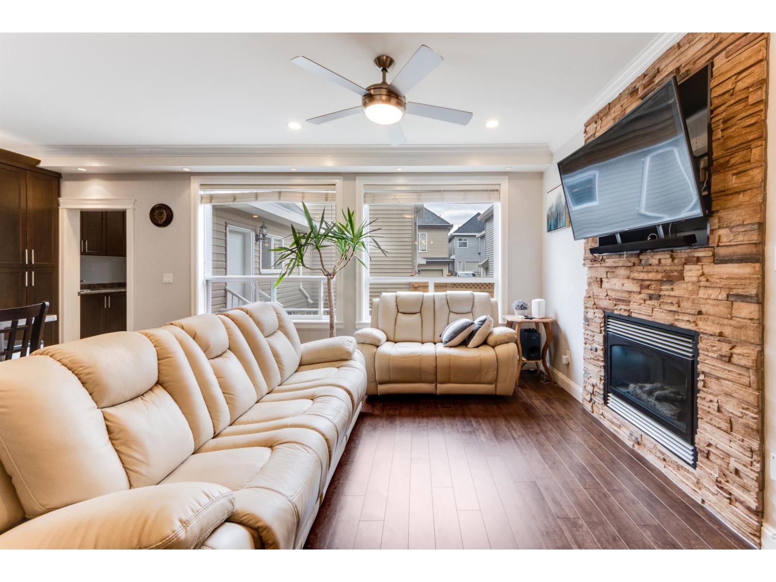 Photo 3 of 7132 195 Street, Surrey BC